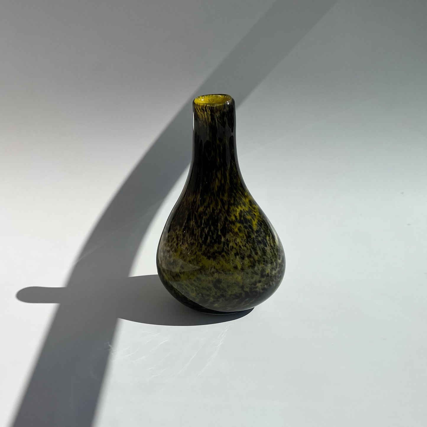 Vaso Soprado Preto & Amarelo