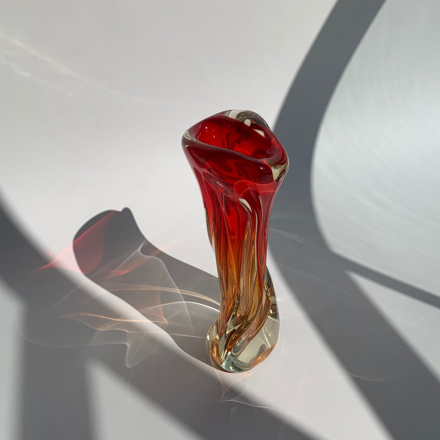 Vaso escultura vermelho